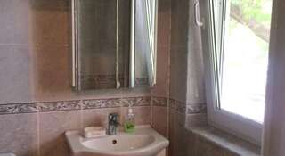 Гостиница Guest House na Telmana Геленджик Стандартный четырехместный номер-4